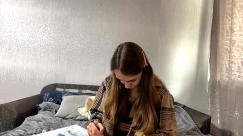 Evie online show from 09.16.25