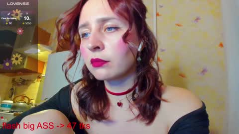 Snapshot of iris_crispy chatting on 12.10.24 Iris online show from 12.10.24