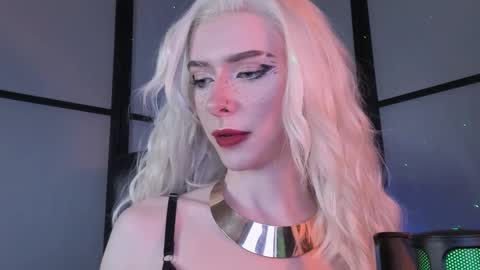 Snapshot of irisice chatting on 01.05.25 Miss Iris Fansly Miss Iris new inst. online show from 01.05.25