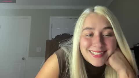 Snapshot of irispink1 chatting on 10.19.25 Irispink1 online show from 10.19.25