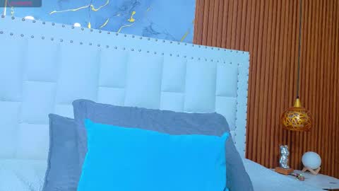 Sandy  online show from 09.15.25