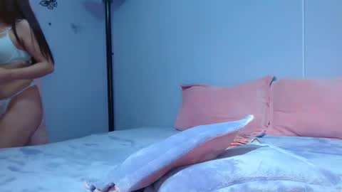 isa_jones1 online show from 12.03.24