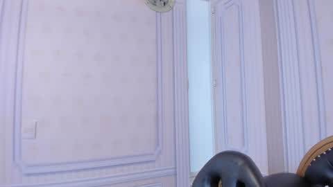 Snapshot of isa_little4u chatting on 12.24.24 online show from 12.24.24