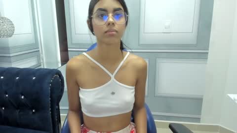 Snapshot of isa_little4u chatting on 12.29.24 online show from 12.29.24