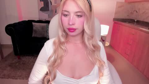 Snapshot of isabela_romano chatting on 09.12.25 isabela romano online show from 09.12.25