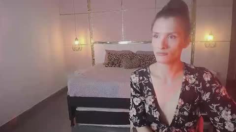 IsabelFernandez online show from 10.19.25