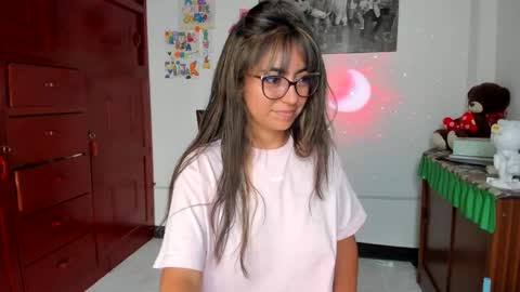 Snapshot of isabella22_1 chatting on 02.05.25 Isabella22 1 online show from 02.05.25