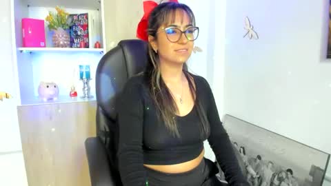 Snapshot of isabella22_1 chatting on 02.20.25 Isabella22 1 online show from 02.20.25