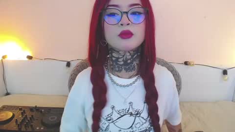 Snapshot of isabella__dark chatting on 12.04.24 online show from 12.04.24