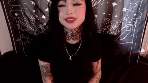 Snapshot of isabella__dark chatting on 01.02.25 online show from 01.02.25