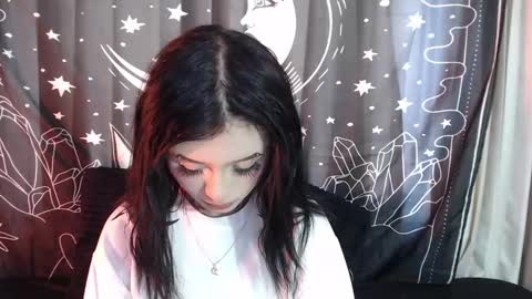 Snapshot of isabella__dark chatting on 01.11.25 online show from 01.11.25