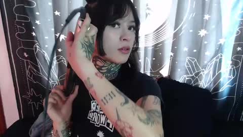 Snapshot of isabella__dark chatting on 01.14.25 online show from 01.14.25