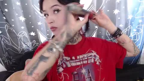 Snapshot of isabella__dark chatting on 01.24.25 online show from 01.24.25