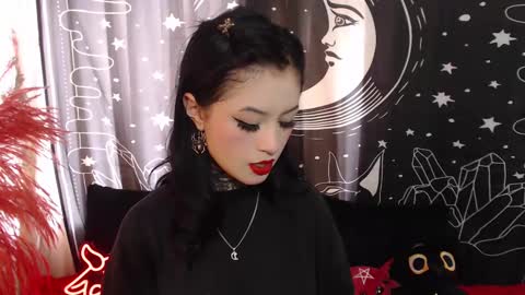 Snapshot of isabella__dark chatting on 02.19.25 online show from 02.19.25