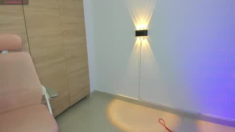 Snapshot of isabella_thomsonp chatting on 03.11.25 Isabella Thompson online show from 03.11.25