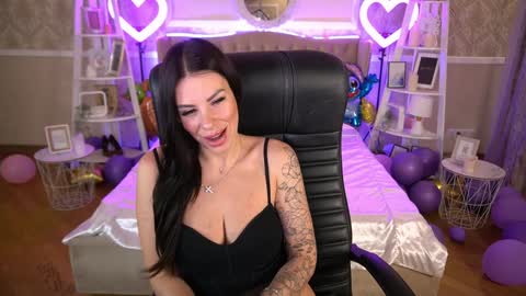 Snapshot of isabellafoxyy chatting on 01.31.25 Marina online show from 01.31.25
