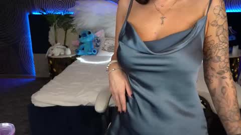 Snapshot of isabellafoxyy chatting on 10.18.25 Marina online show from 10.18.25