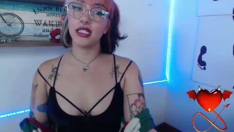 Snapshot of isabellakoff chatting on 02.18.25 Tati - online show from 02.18.25