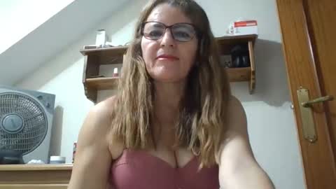 Snapshot of isabellawouti chatting on 10.19.25 isabella online show from 10.19.25