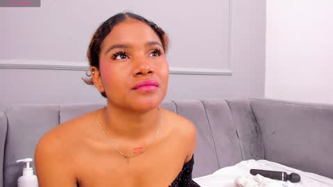 Snapshot of isabellsmmith chatting on 01.04.25 Isabellsmmith online show from 01.04.25