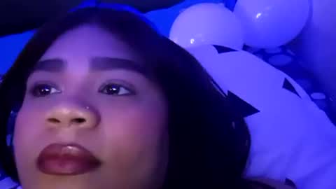 Snapshot of isamoon99 chatting on 10.21.25 Isa online show from 10.21.25