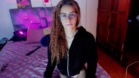 Snapshot of isangel_ chatting on 09.30.25 Isabela online show from 09.30.25