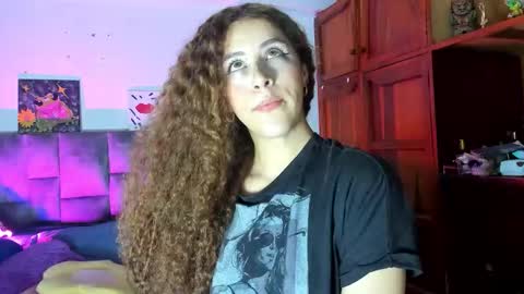 Snapshot of isangel_ chatting on 10.20.25 Isabela online show from 10.20.25