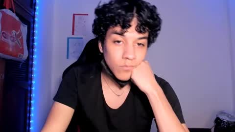 Snapshot of isidroglasc chatting on 03.07.25 Isidro online show from 03.07.25