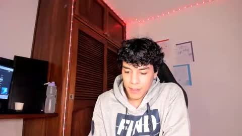 Snapshot of isidroglasc chatting on 03.09.25 Isidro online show from 03.09.25