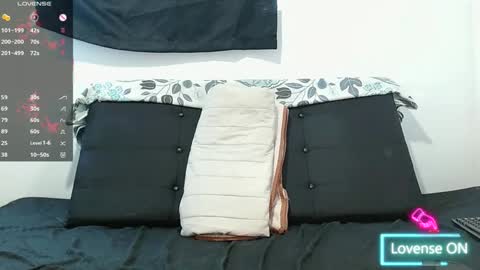 Snapshot of isidroglasc chatting on 09.20.25 Isidro online show from 09.20.25