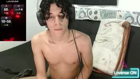 Snapshot of isidroglasc chatting on 10.13.25 Isidro online show from 10.13.25