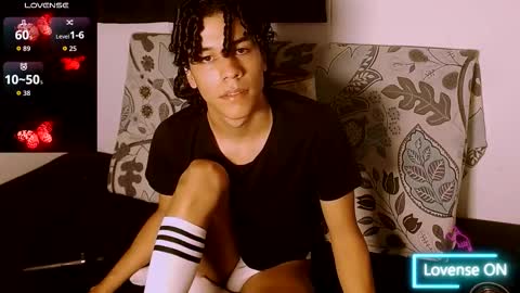 Snapshot of isidroglasc chatting on 11.10.25 Isidro online show from 11.10.25