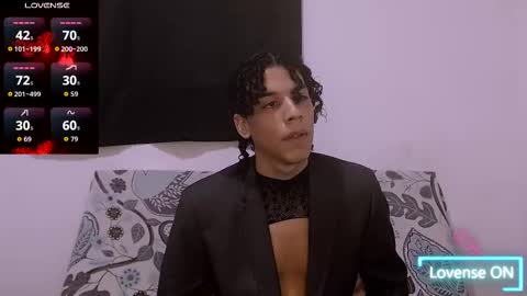 Snapshot of isidroglasc chatting on 11.16.25 Isidro online show from 11.16.25