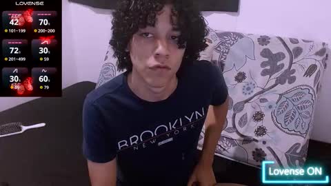 Snapshot of isidroglasc chatting on 11.22.25 Isidro online show from 11.22.25