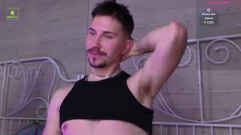 Snapshot of iskellaevans chatting on 11.15.25 Iskella online show from 11.15.25