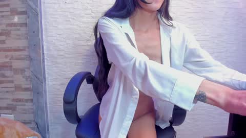 Isla  online show from 01.23.25