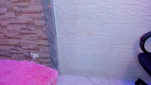 Isla  online show from 01.31.25