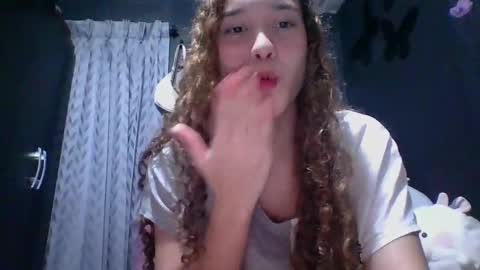 Snapshot of issa30213 chatting on 03.05.25 Issa online show from 03.05.25