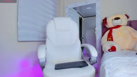 Isa  online show from 01.13.25