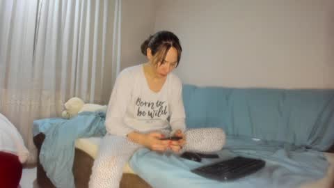 Issabelle online show from 02.03.25