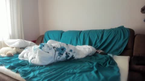 Issabelle online show from 02.12.25