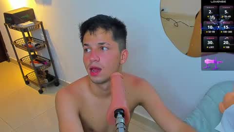 Snapshot of issac_james chatting on 03.11.25 Issac online show from 03.11.25