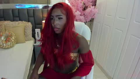 Snapshot of isseymz chatting on 02.18.25 Iseey online show from 02.18.25