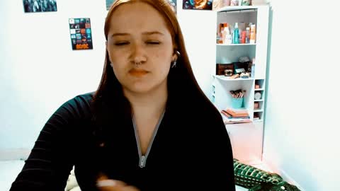 Snapshot of issis_demon chatting on 12.24.24 Yiz online show from 12.24.24