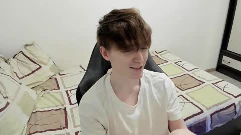 Snapshot of ithan_red chatting on 12.13.24 Ethan online show from 12.13.24