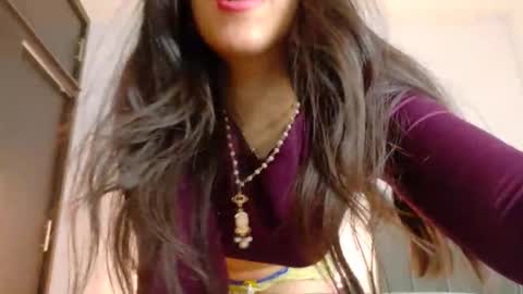 Snapshot of its_bunnyy chatting on 11.14.25 K A R I online show from 11.14.25