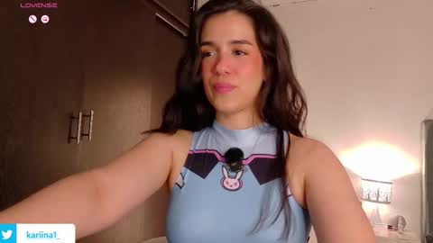 Snapshot of its_bunnyy chatting on 11.17.25 K A R I online show from 11.17.25