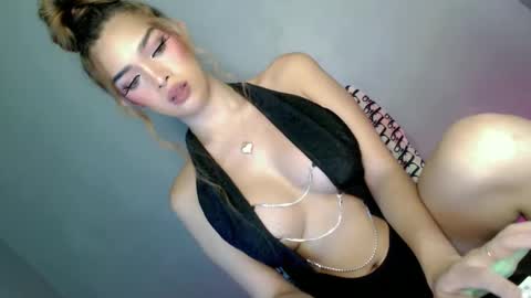 Pixie online show from 02.25.25