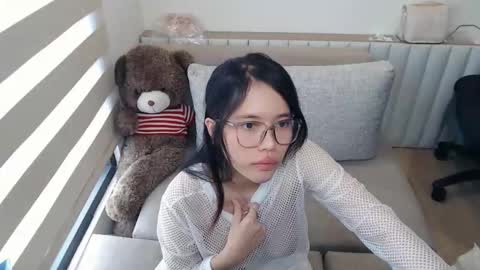 Snapshot of itskittyy chatting on 10.26.25 itskittyy online show from 10.26.25