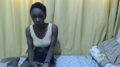 Snapshot of itslaynne chatting on 10.08.25 Laynne online show from 10.08.25